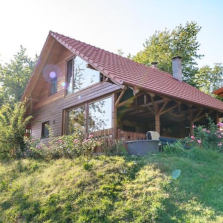 مبيت وإفطار Valea Tirnei Rose Hip Hill Farm المظهر الخارجي الصورة