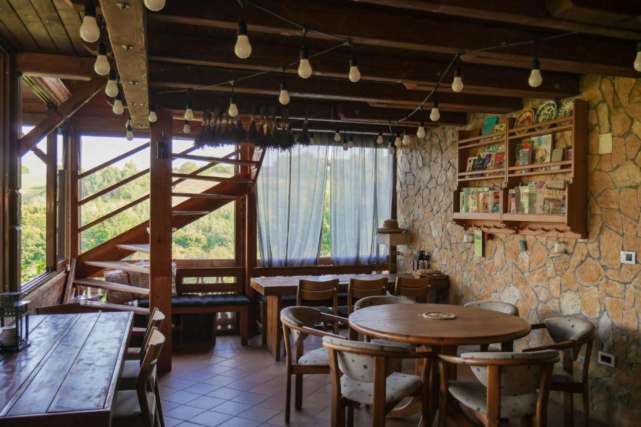 مبيت وإفطار Valea Tirnei Rose Hip Hill Farm المظهر الخارجي الصورة